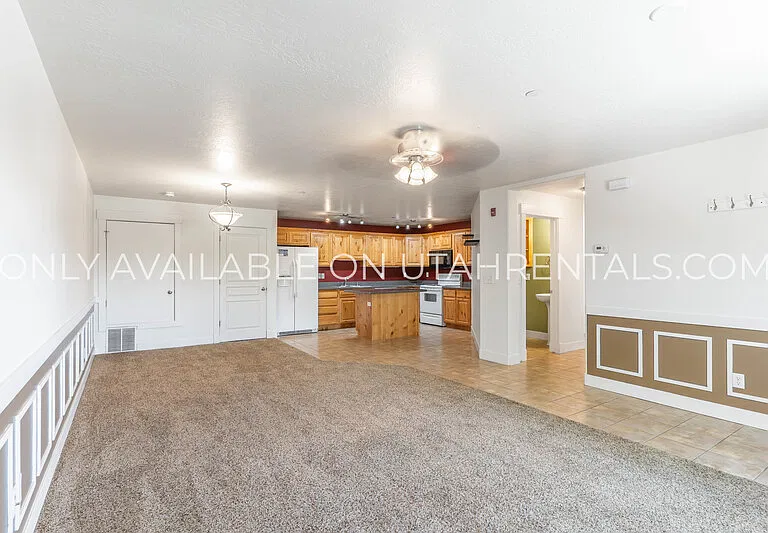 389 S State St #24 — Photo 7
