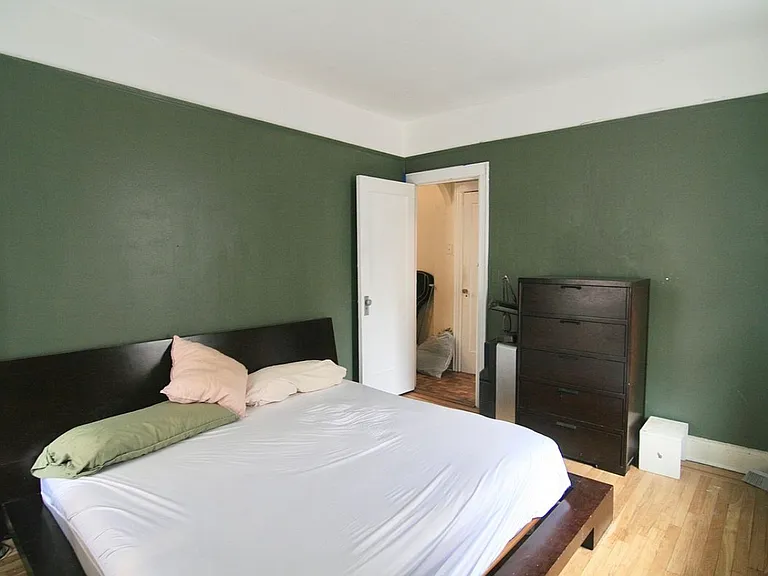 41-7 47th Ave #1D — Photo 3
