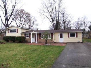 1747 Scheifle Rd, Walled Lake, MI 48390