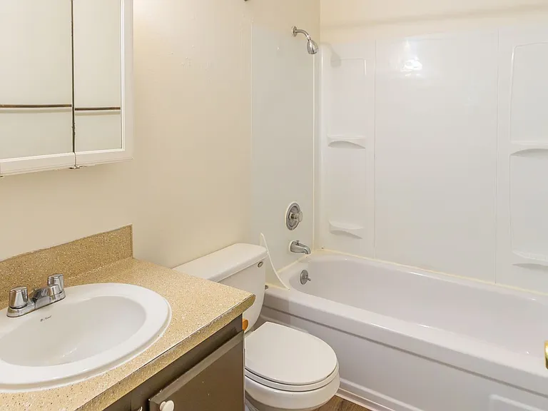 Cedars West Apartments — Photo 6