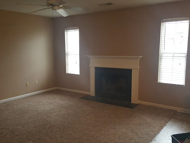 2144 Curtiswood Dr — Photo 10