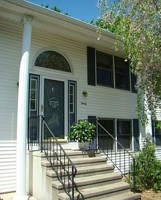 4th image of 30 Tanglewood Dr