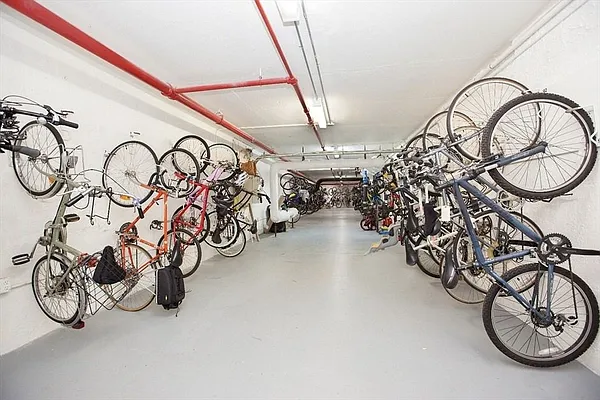 Sold by Digs Realty Group | media 9