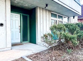 51 Cambridge St N #G1, Ottawa, ON K1R 7A4