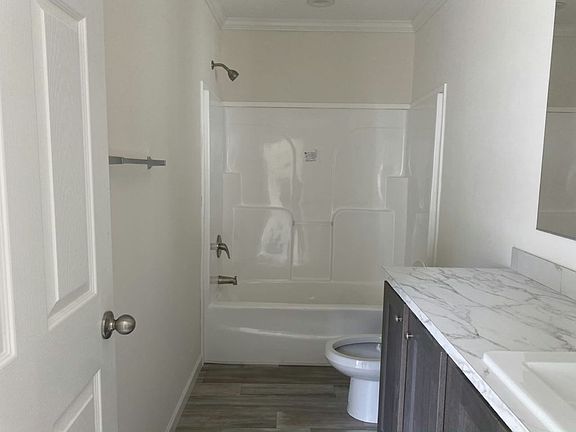 5th image of 204 Dreamers Ln