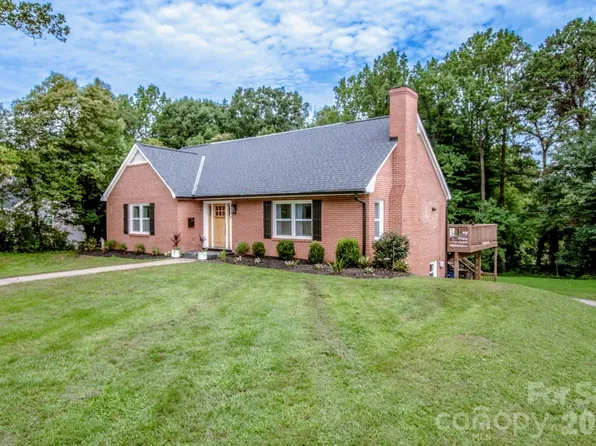 476 Summit Ave, Statesville, NC 28677