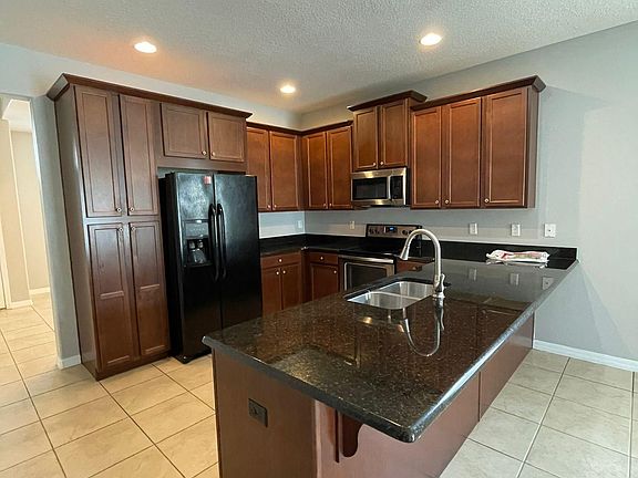 4th image of 7533 Azalea Cove Cir