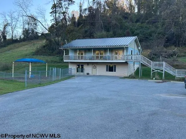 619 Clarksburg Rd, Buckhannon, WV 26201