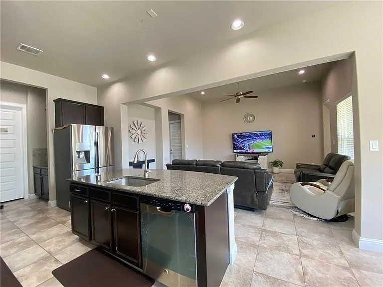 2905 Waterson St — Photo 17