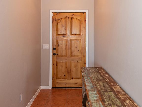 5th image of 79 Holbrook Dr