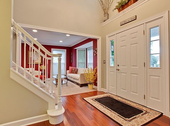 4th image of 632 Waterford Dr