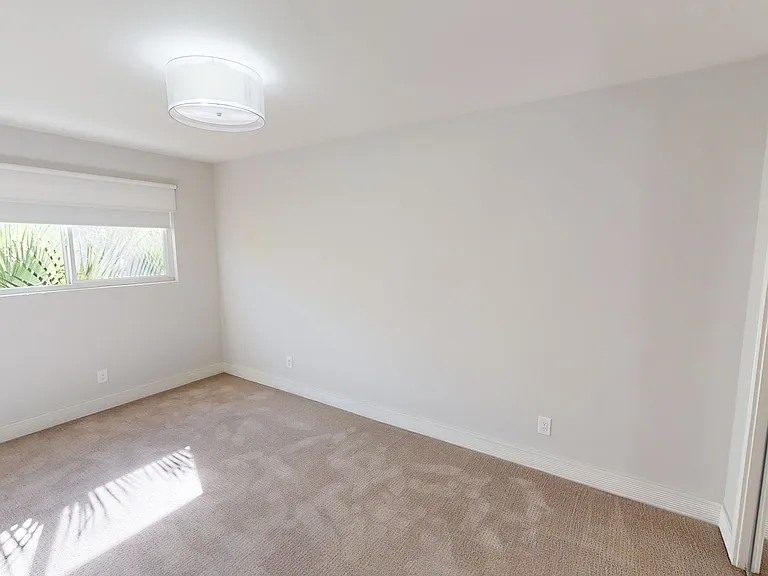 Gorgeous 2 Story Townhome...Great Location! CALL NOW! — Photo 17