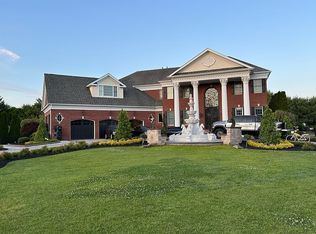 2 Stable Dr, Sewell, NJ 08080