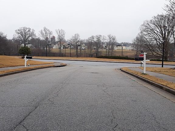 4th image of 60 Dogwood Pl