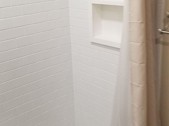 Bath Shower, Up-close #2