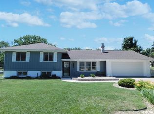 6024 W Sioux Trl, Peoria, IL 61607