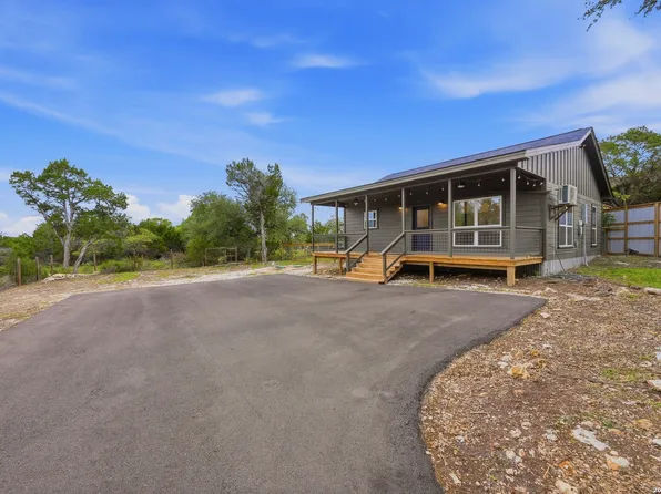 833 CANYON OAKS DR, Canyon Lake, TX 78133