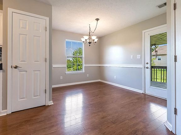5th image of 236 Palm Hill Dr