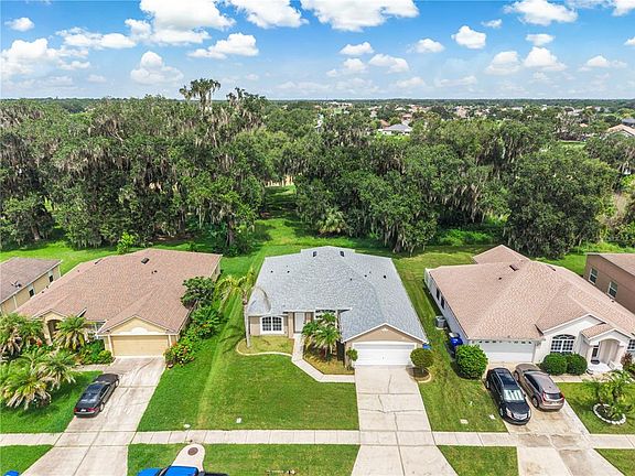 3rd image of 2106 THE OAKS BOULEVARD