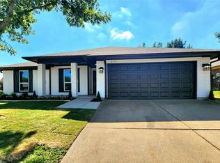 8201 April Ln, Watauga, TX 76148