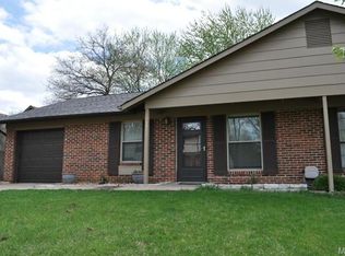 38 Coach Dr, Saint Peters, MO 63376