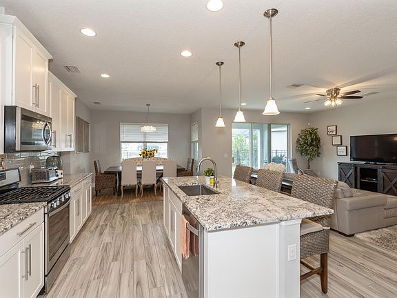 4th image of 7439 Jazero Pl