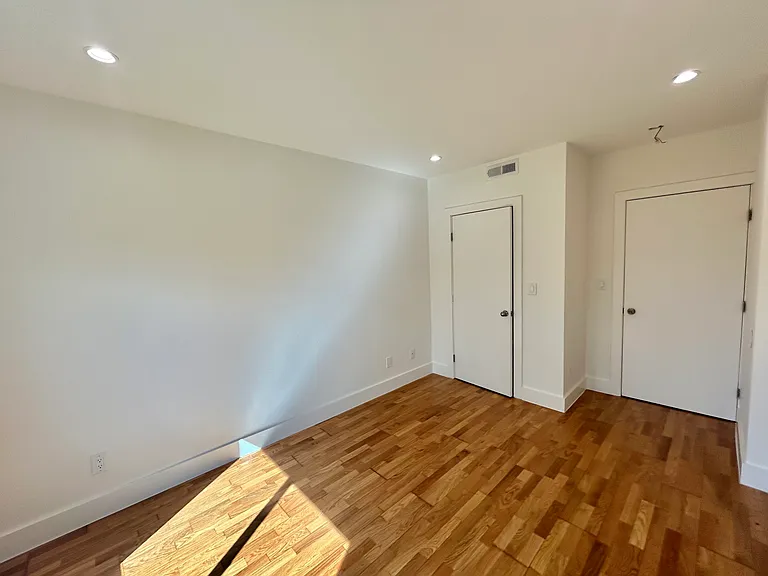 1379 Revere Ave #B — Photo 17