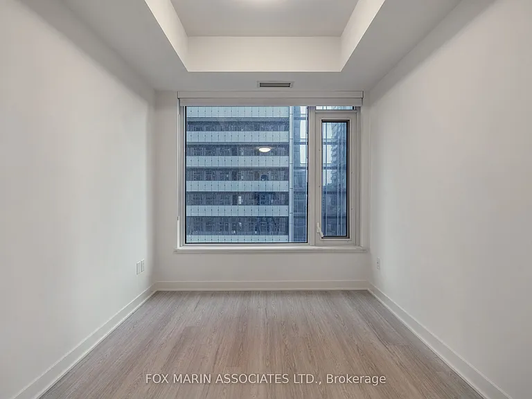 11 Yorkville Ave #802 — Photo 25
