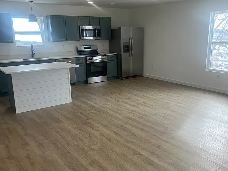 508 E 8th St #B — Photo 3