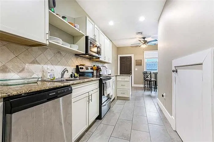 3 bed, 1100 sqft, $2,550 — Photo 3