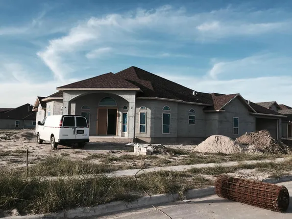 7514 E Lake Dr, Corpus Christi, TX 78414