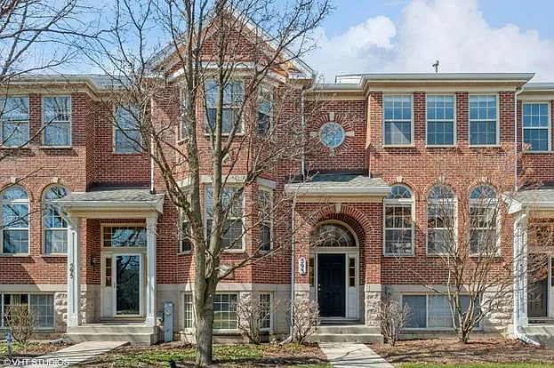 593 Prestwick Ln — Photo 18
