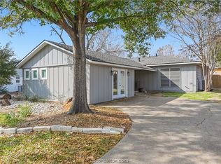 3905 Stillmeadow Dr, Bryan, TX 77802