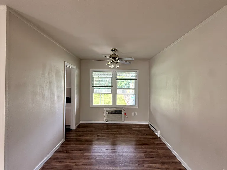 1520 Mahan Ave — Photo 4
