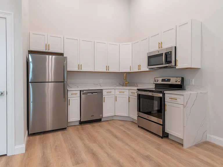 146 Main St #305 — Photo 10