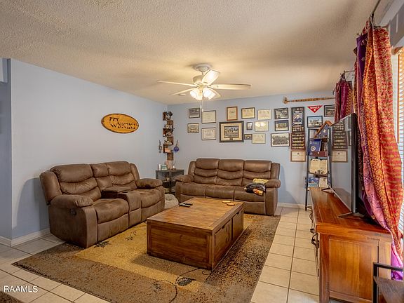 3rd image of 1310 Dulles Dr APT B