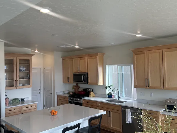 182 S Copper Canyon Ln, Saratoga Springs, UT