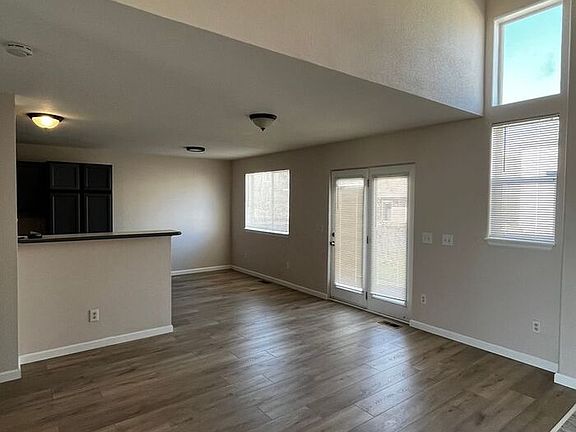 3rd image of 10595 Ashwood Ct
