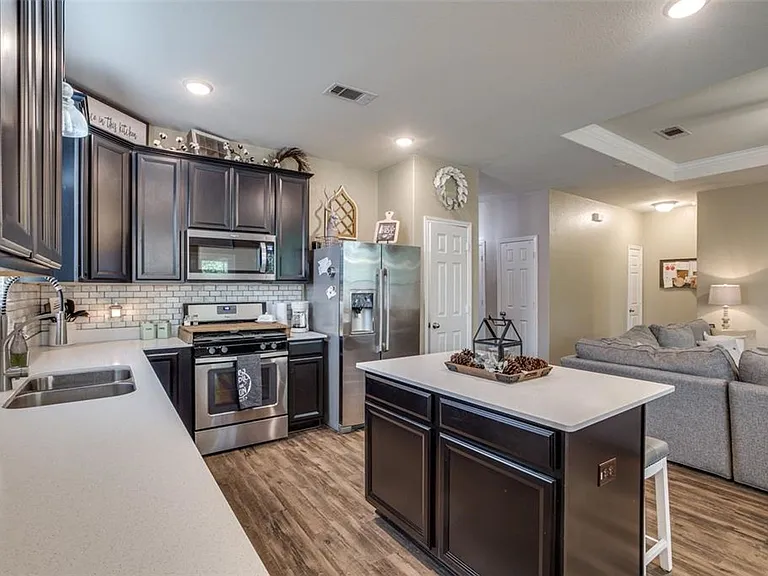 2151 Lost Timbers Dr — Photo 12
