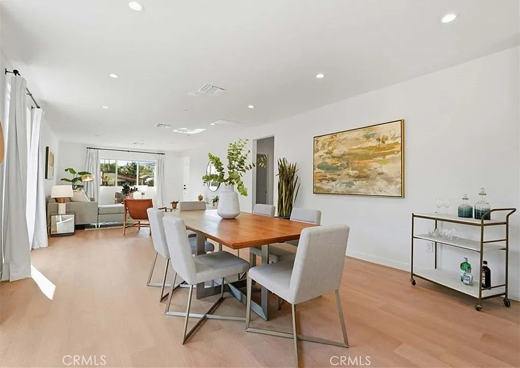 4 bed, 2248 sqft, $7,500 — Photo 1