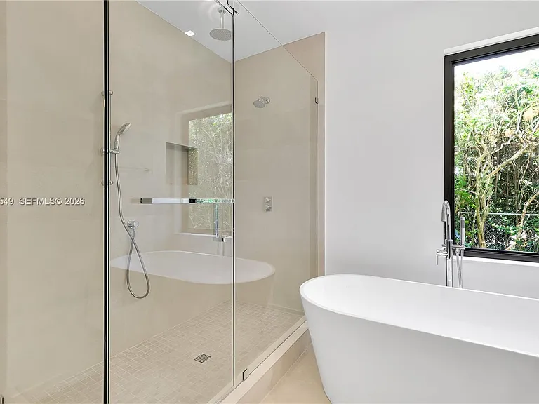 950 Bayamo Ave — Photo 39