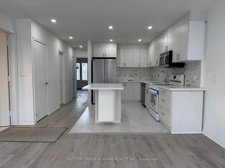 2986A Dufferin St — Photo 4