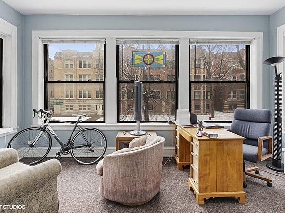 3rd image of 1347 E Hyde Park Blvd Floor 3