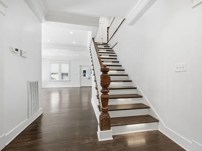 227 Carden Ave — Photo 17