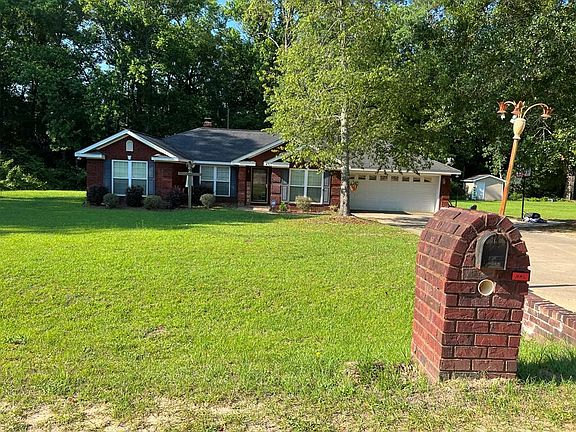 3rd image of 107 Oak Cir