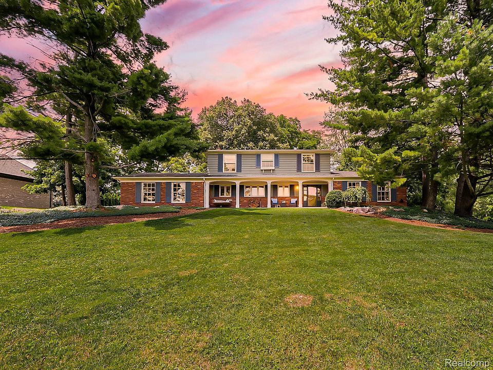1st image of 6730 Meadowlake Rd