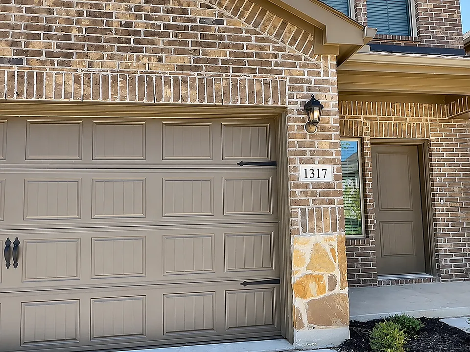 1317 Crookpost Dr