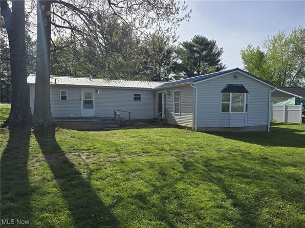 3155 Harper Dr, Nashport, OH 43830