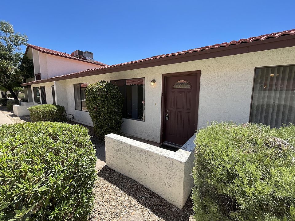 1st image of 2826 E Beck Ln Unit 4