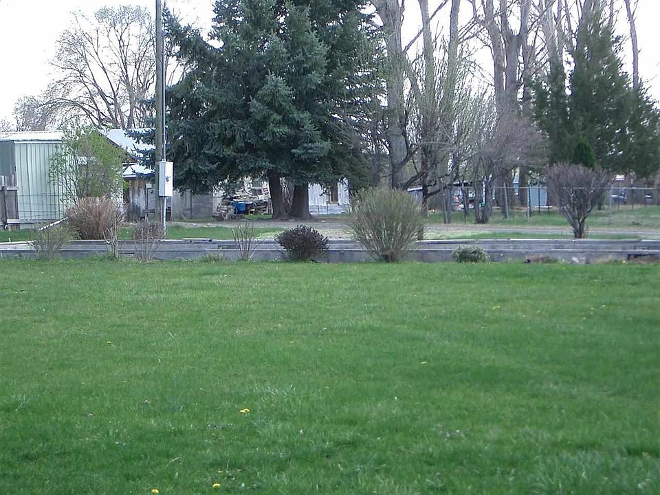 1st image of 345 1st Ave W